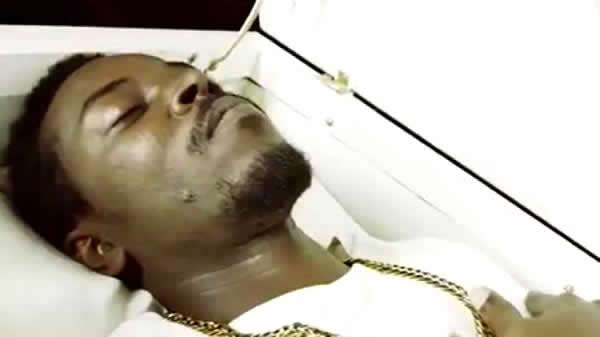 Kwaw Kese in coffin 