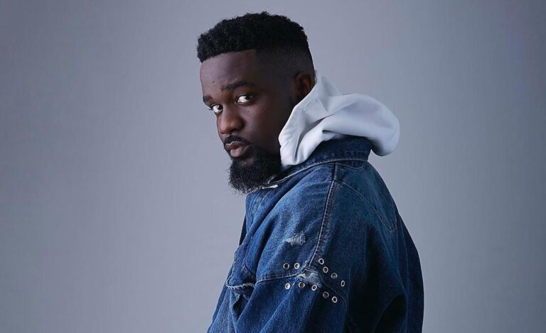SARKODIE EXPLAINS WHY HE COMES ACROSS A STINGY PERSON (VIDEO)