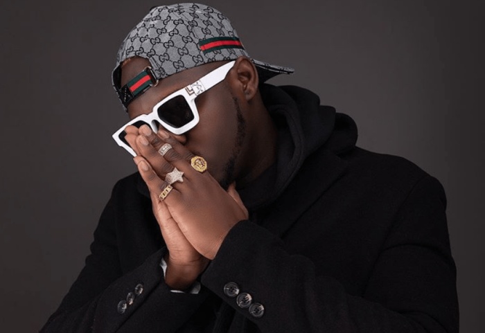 “WHAT IF THIEF DEY CHASE ME” – Medikal Laments Over The Sim Card Re-Registration Voice Note Played Before All Calls Go Through