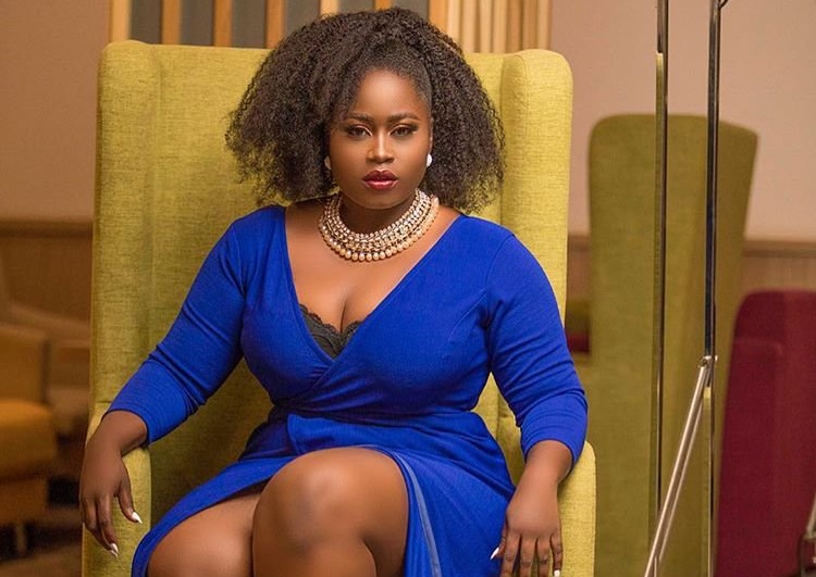 YOU WANT PEOPLE TO STOP THEIR HUSTLE TO QUEUE FOR GHANA CARD & SIM CARD RE-REGISTRATION – Lydia Forson Fights With NPP Footsoldier